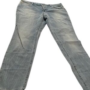 DKNY by Donna Karen size 10 blue jeans mid-rise  stretch AVE B SKINNY light wash